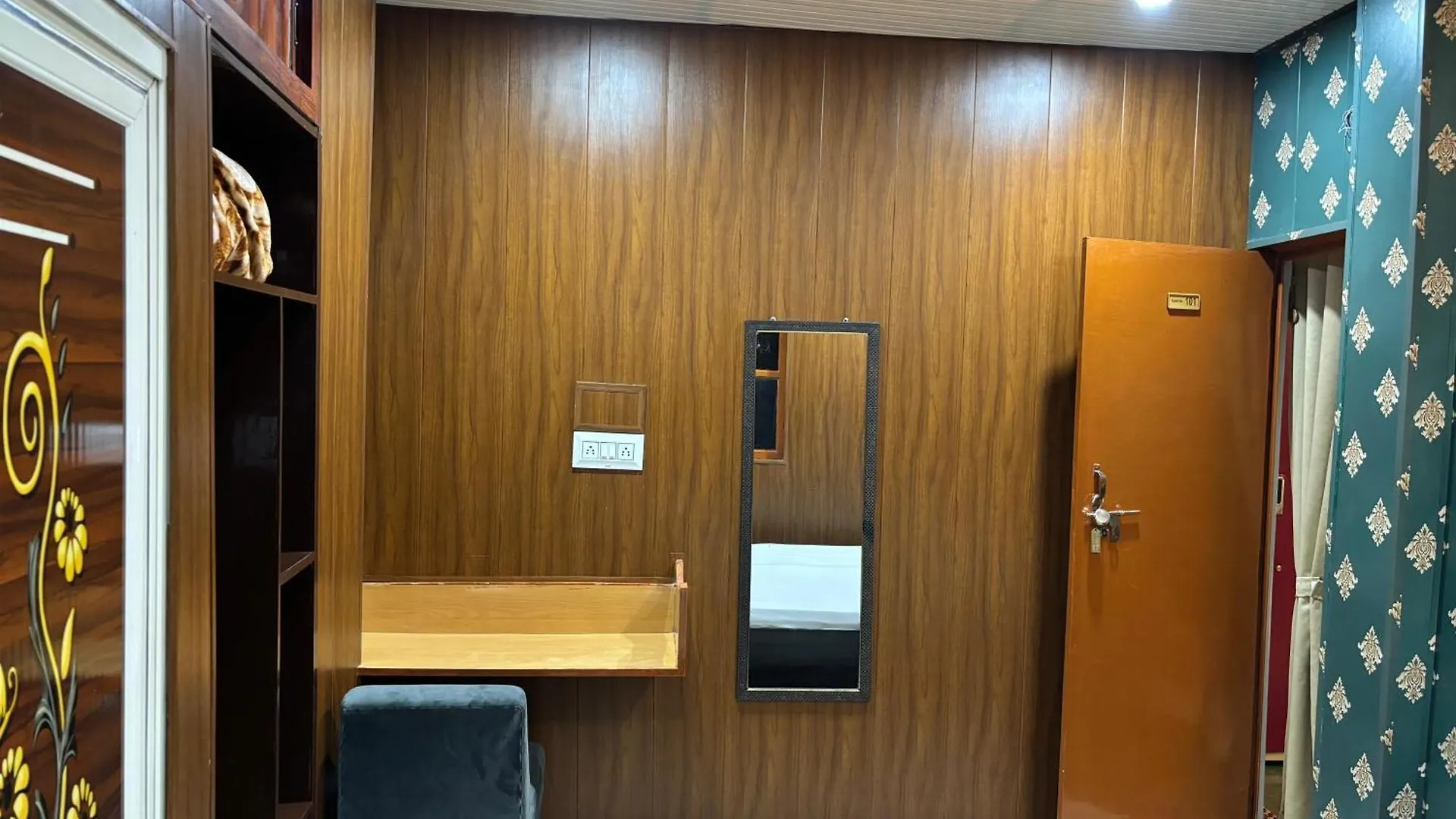 Bhadra Kali Guest House Varanasi