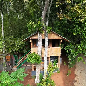  Gasthuis Fab - Bamboo Hut With Open Shower India